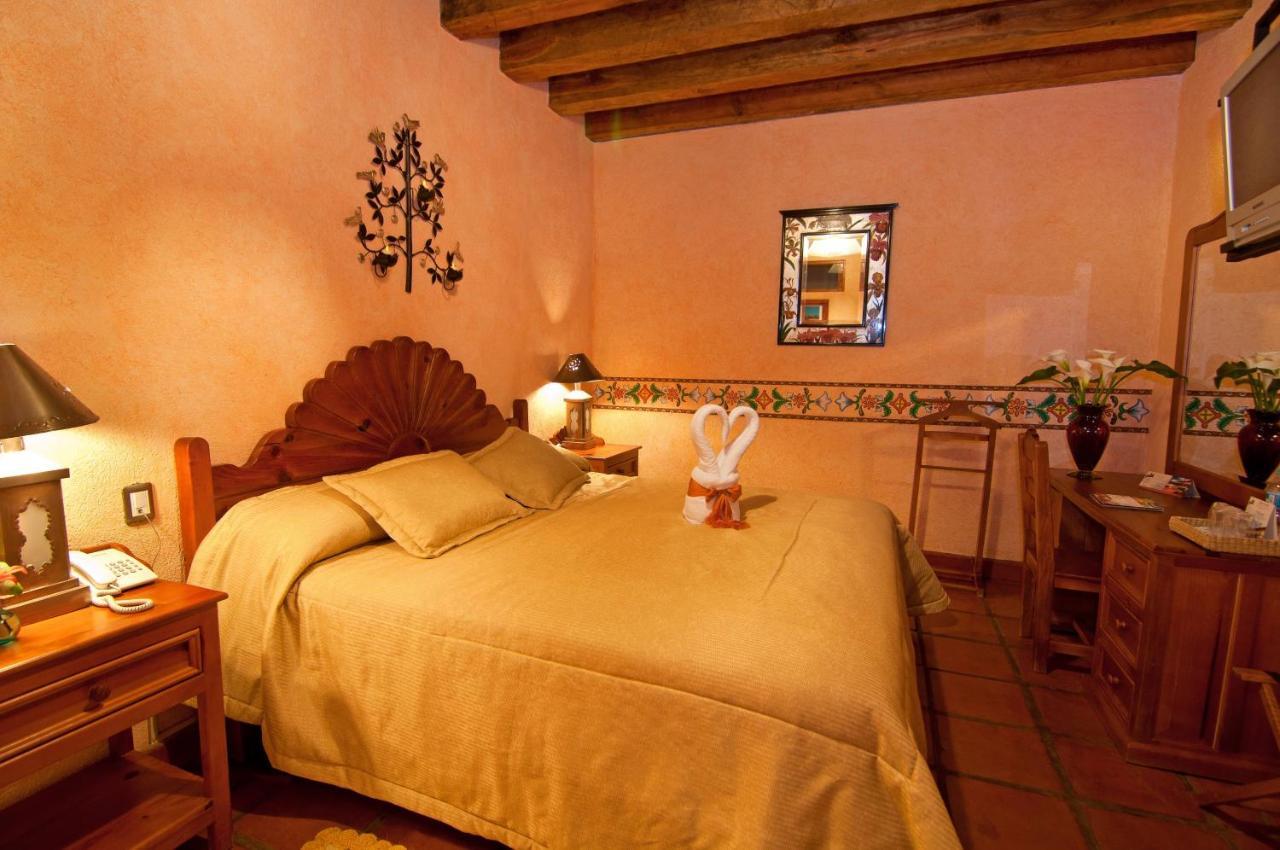 Hotel Pueblo Magico Patzcuaro Bagian luar foto