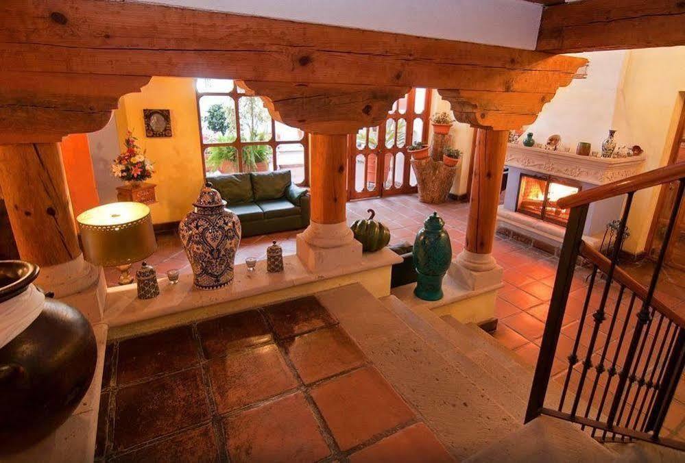 Hotel Pueblo Magico Patzcuaro Bagian luar foto