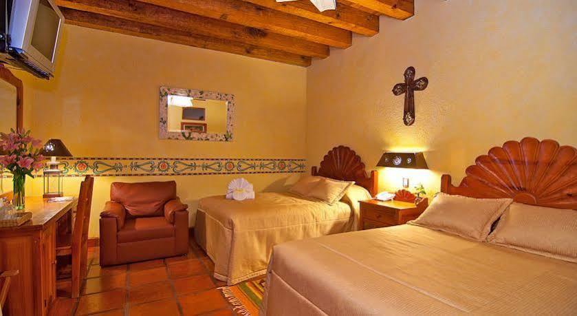 Hotel Pueblo Magico Patzcuaro Bagian luar foto