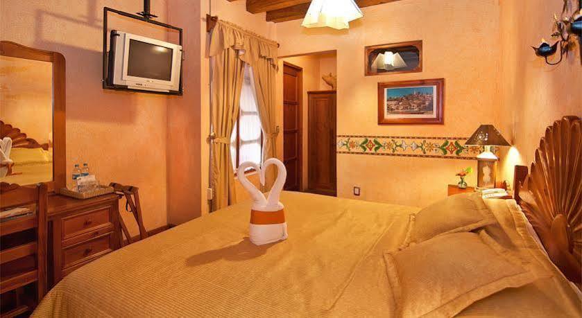 Hotel Pueblo Magico Patzcuaro Bagian luar foto